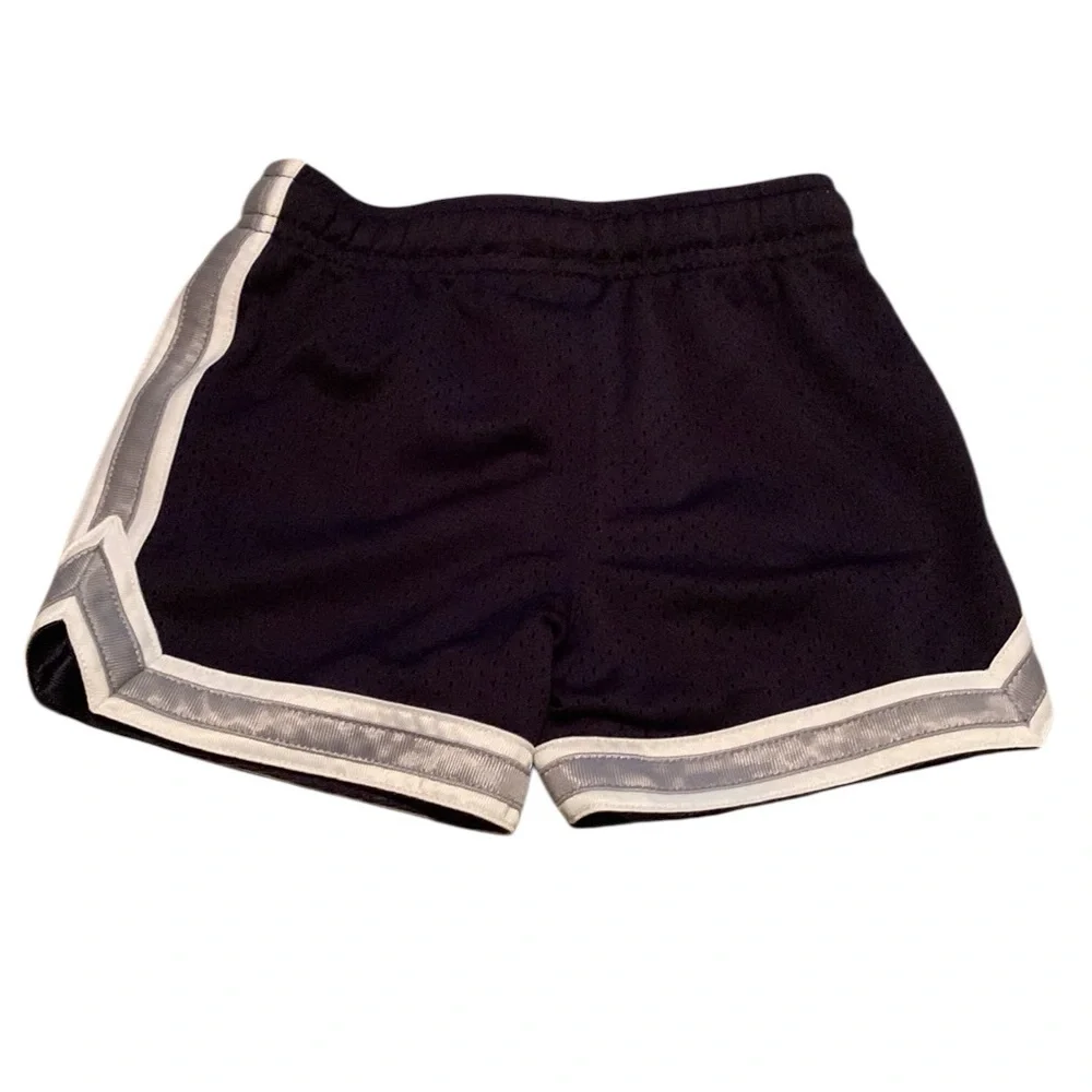 Oshkosh B’Gosh Blue White Gray Athletic Shorts Boy’s Size 6-9 Months Stripes.